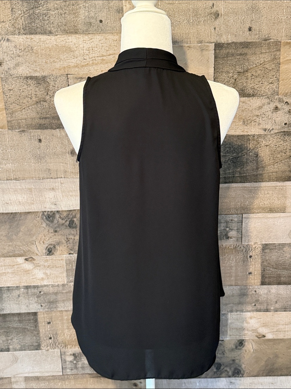 Vince Camuto Sheer Sleeveless Top Size S - Picture 2 of 14